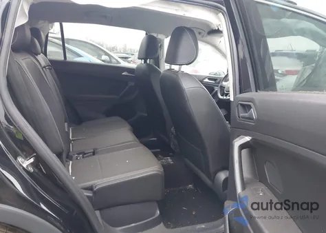 2021 Volkswagen Tiguan 2.0T Se/2.0T Se R-Line Black/2.0T Sel z USA, uszkodzony, nr VIN 3VV2B7AX6MM009717